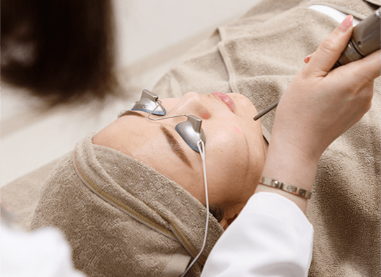 顔のシミ取り放題＜シミの大きさ問わず何個でも＞