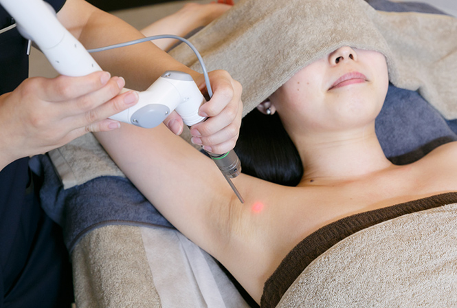 脇(ワキ)のブツブツは黒ずみの前兆?ブツブツ毛穴をなくして、きれいな脇を目指しませんか